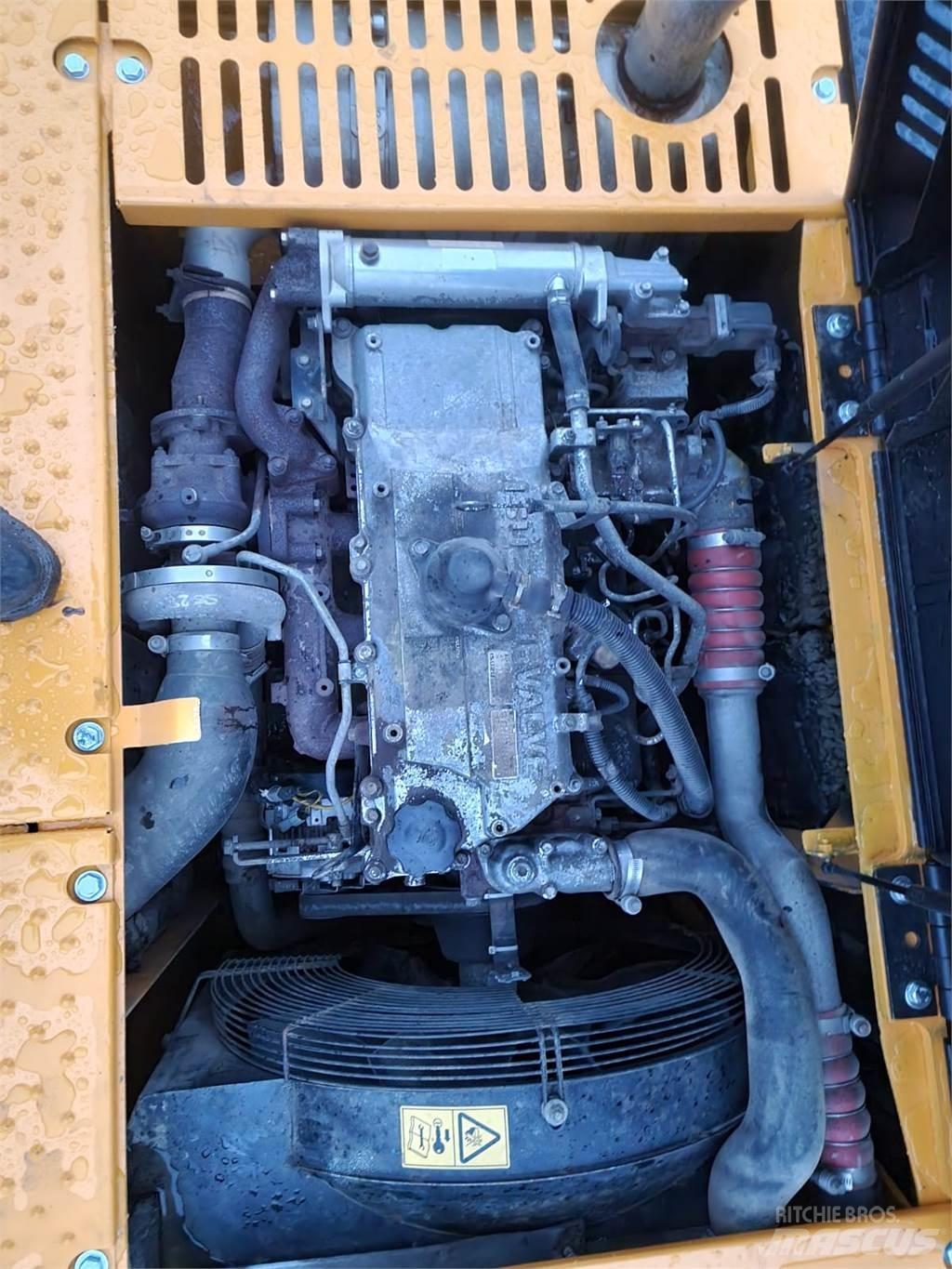 JCB JS220LC Гусеничные экскаваторы
