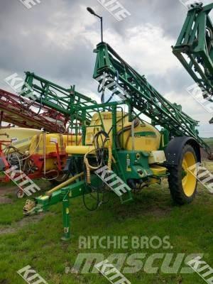 John Deere 732 Прицепные опрыскиватели