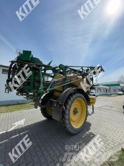 John Deere 832/18i Прицепные опрыскиватели