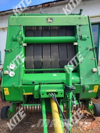 John Deere 852 Рулонные пресс-подборщики