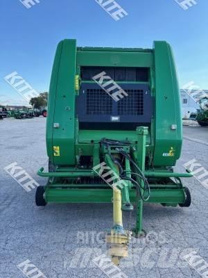 John Deere 854 Рулонные пресс-подборщики