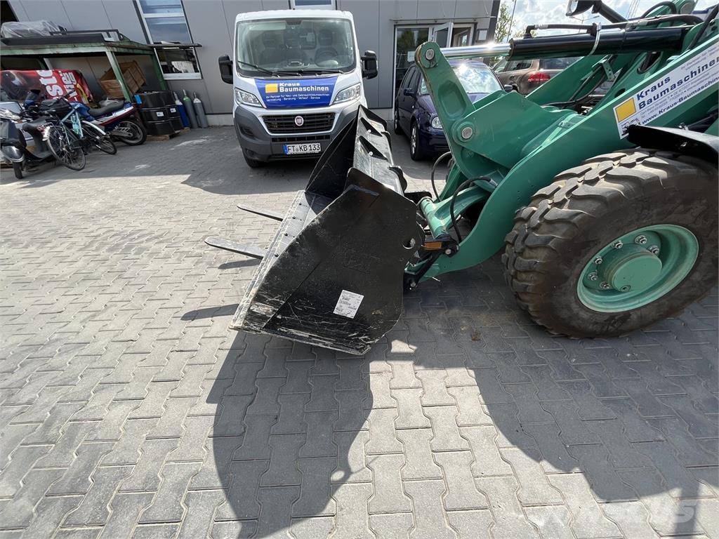 CAT 906 M Фронтальные погрузчики