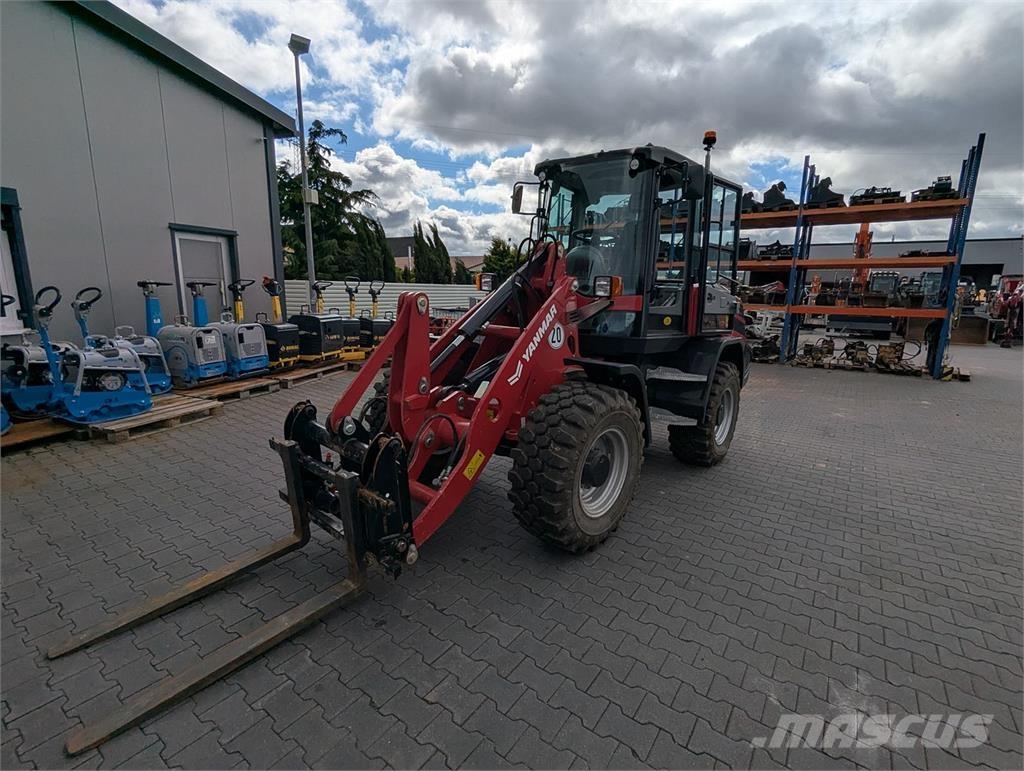 Yanmar V100 Фронтальные погрузчики