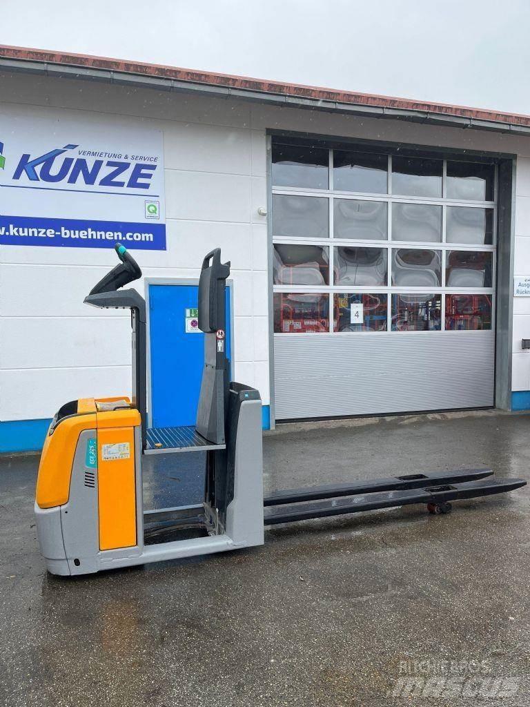 Jungheinrich ECE225 Вертикальные комплектовщики