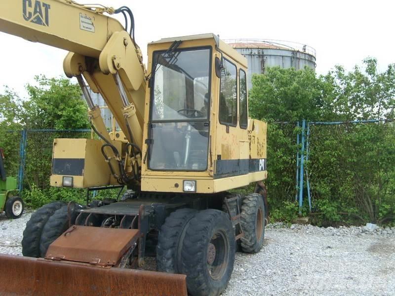 CAT 206 BFT Колёсные экскаваторы