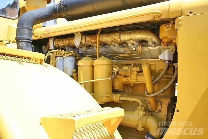 CAT 824B Колесные бульдозеры