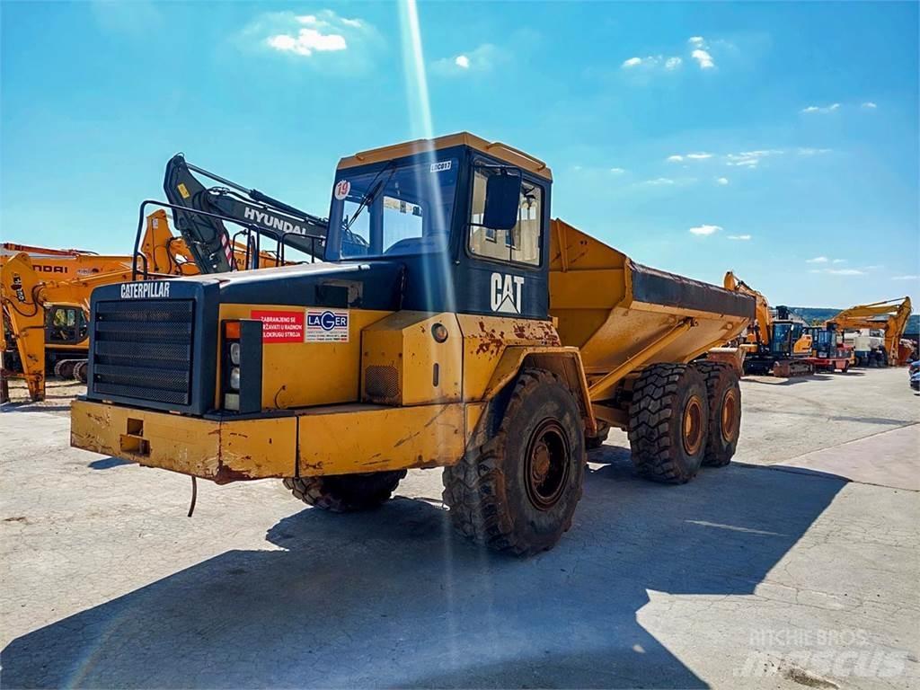 CAT D250E Шарнирно-сочленённые самосвалы