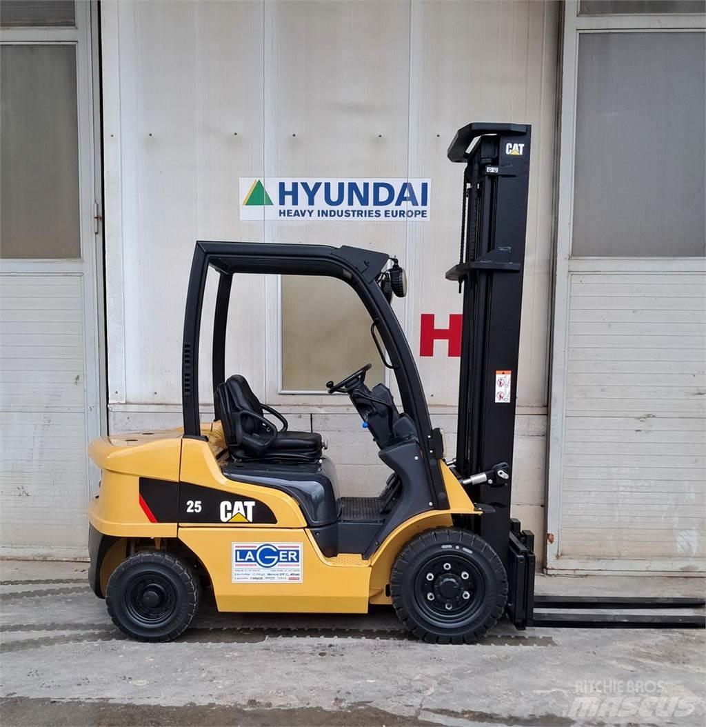 CAT DP25N Дизельные погрузчики