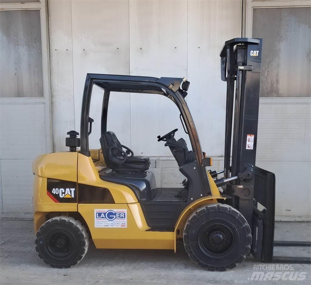CAT DP40NT Дизельные погрузчики