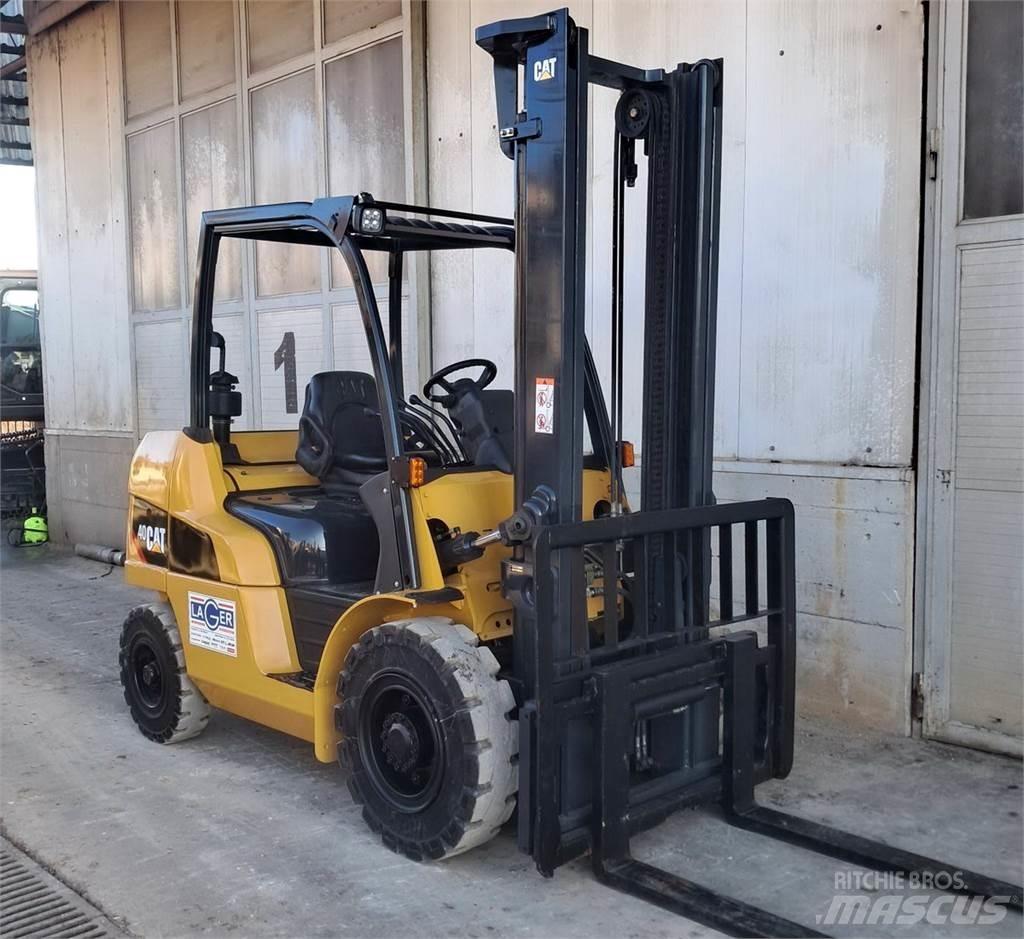 CAT DP40NT Дизельные погрузчики