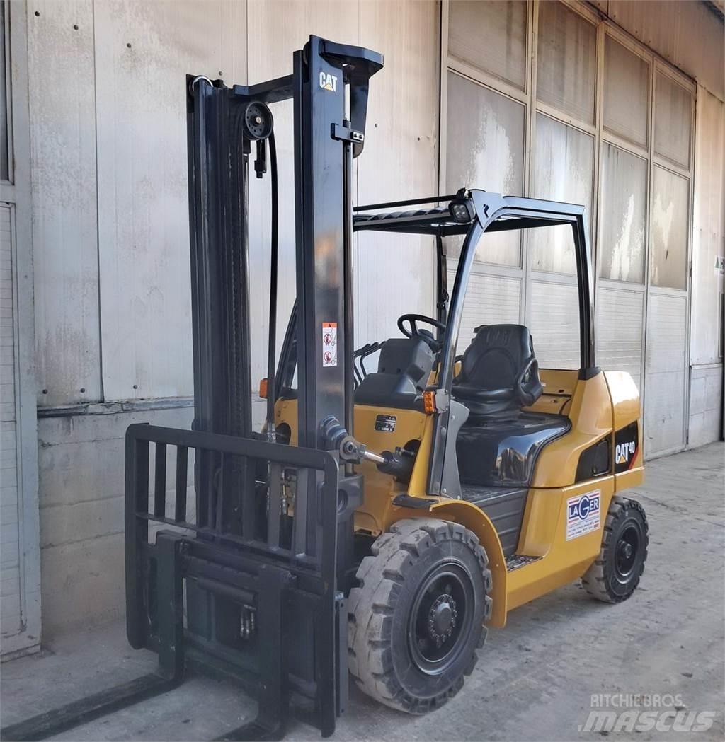 CAT DP40NT Дизельные погрузчики