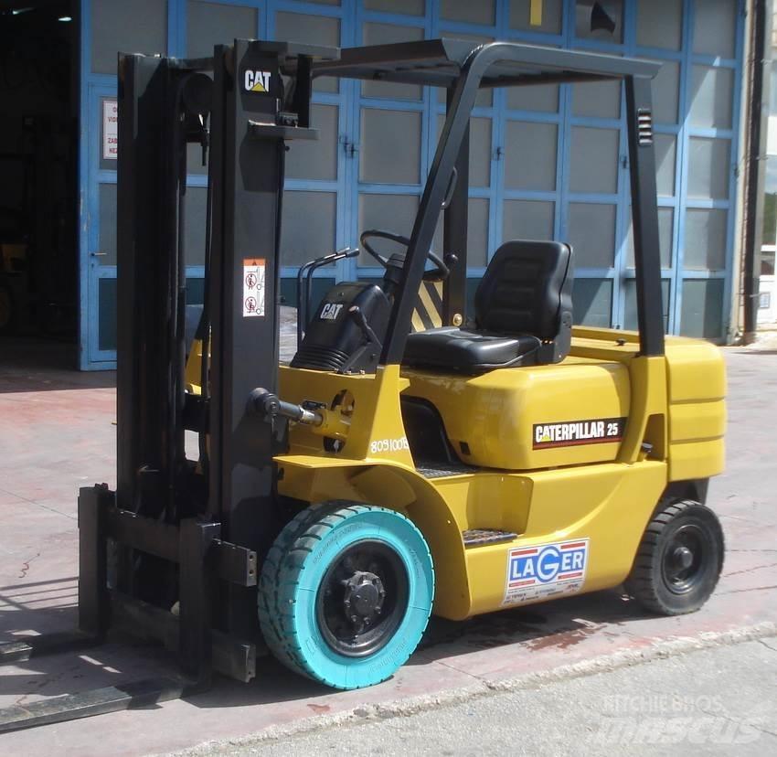 CAT GP25 Газовые погрузчики