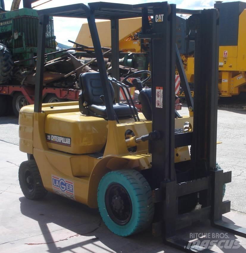 CAT GP25 Газовые погрузчики