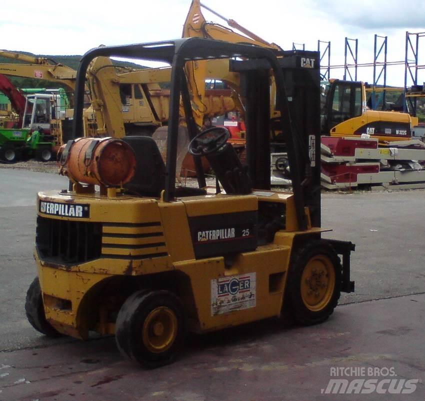 CAT GP25-2 Газовые погрузчики