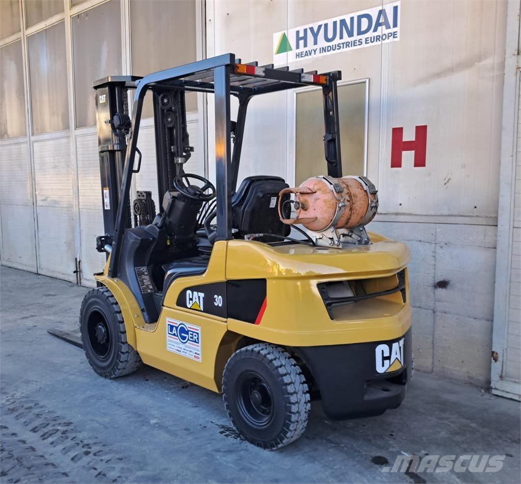 CAT GP30NT Газовые погрузчики