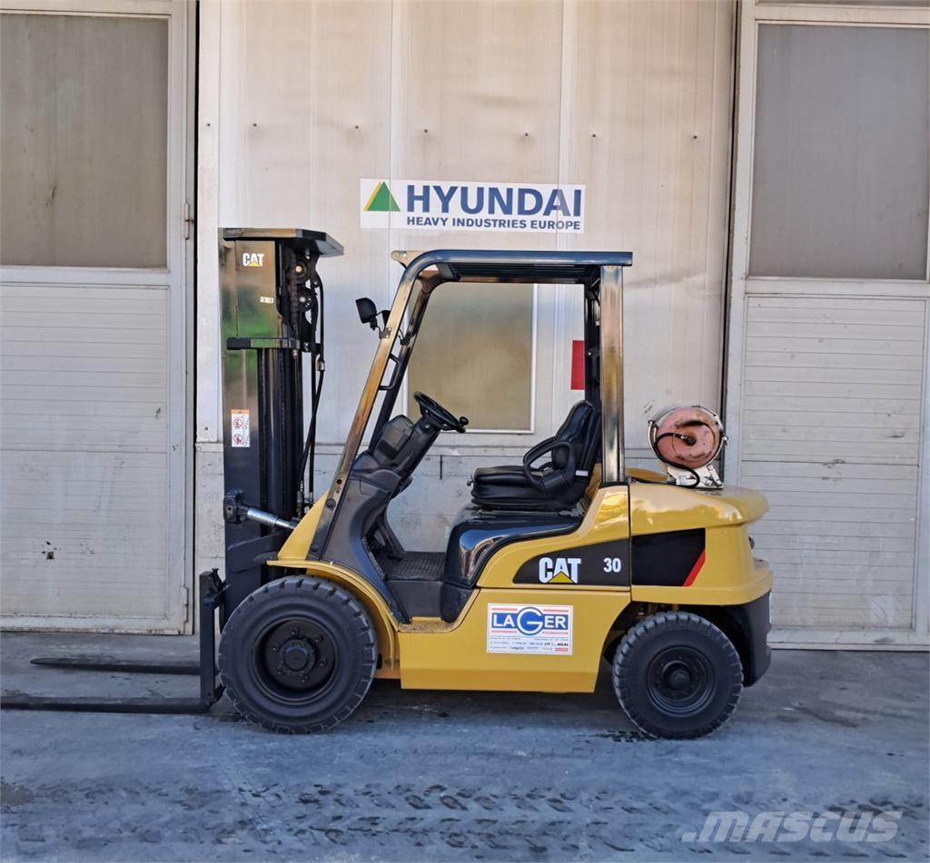 CAT GP30NT Газовые погрузчики