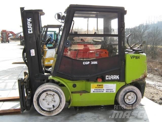 Clark CGP30 Газовые погрузчики