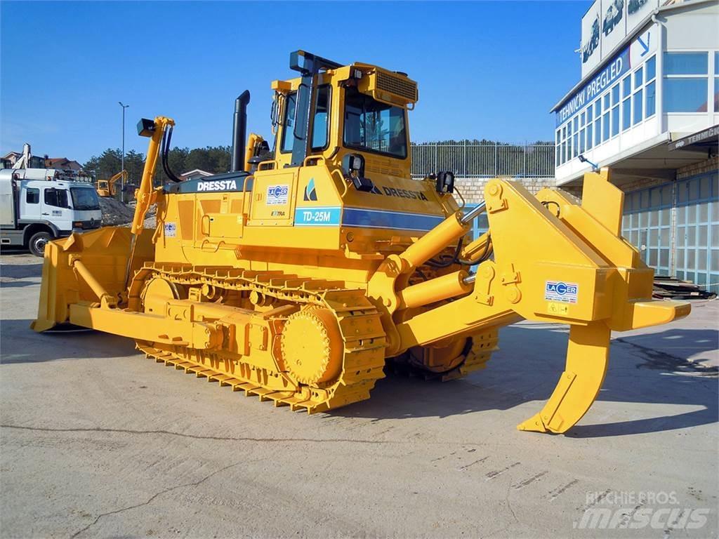 Dressta TD-25M Гусеничные бульдозеры