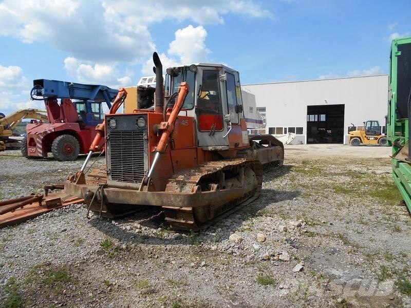 Fiat-Hitachi FD-145-1T Гусеничные бульдозеры