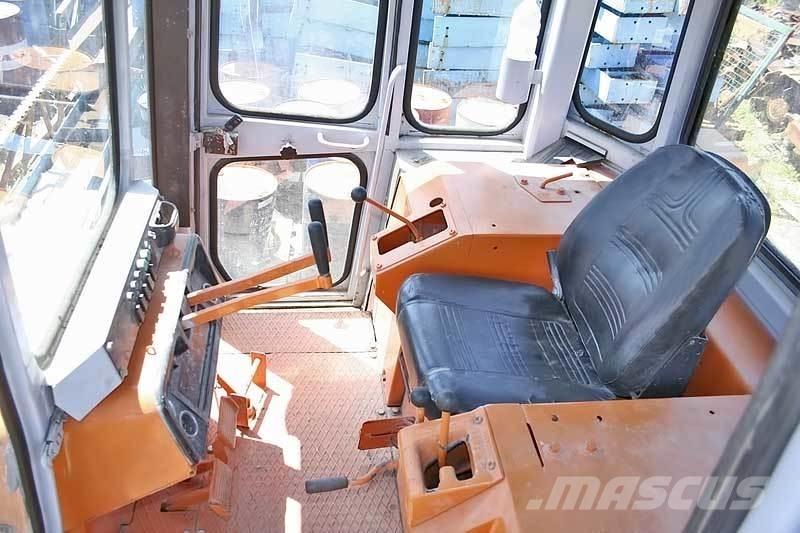 Fiat-Hitachi FD 20 Гусеничные бульдозеры