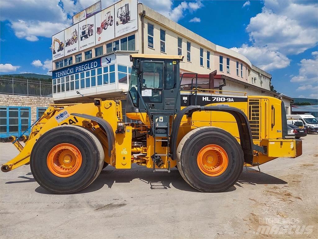 Hyundai HL780-9A Фронтальные погрузчики