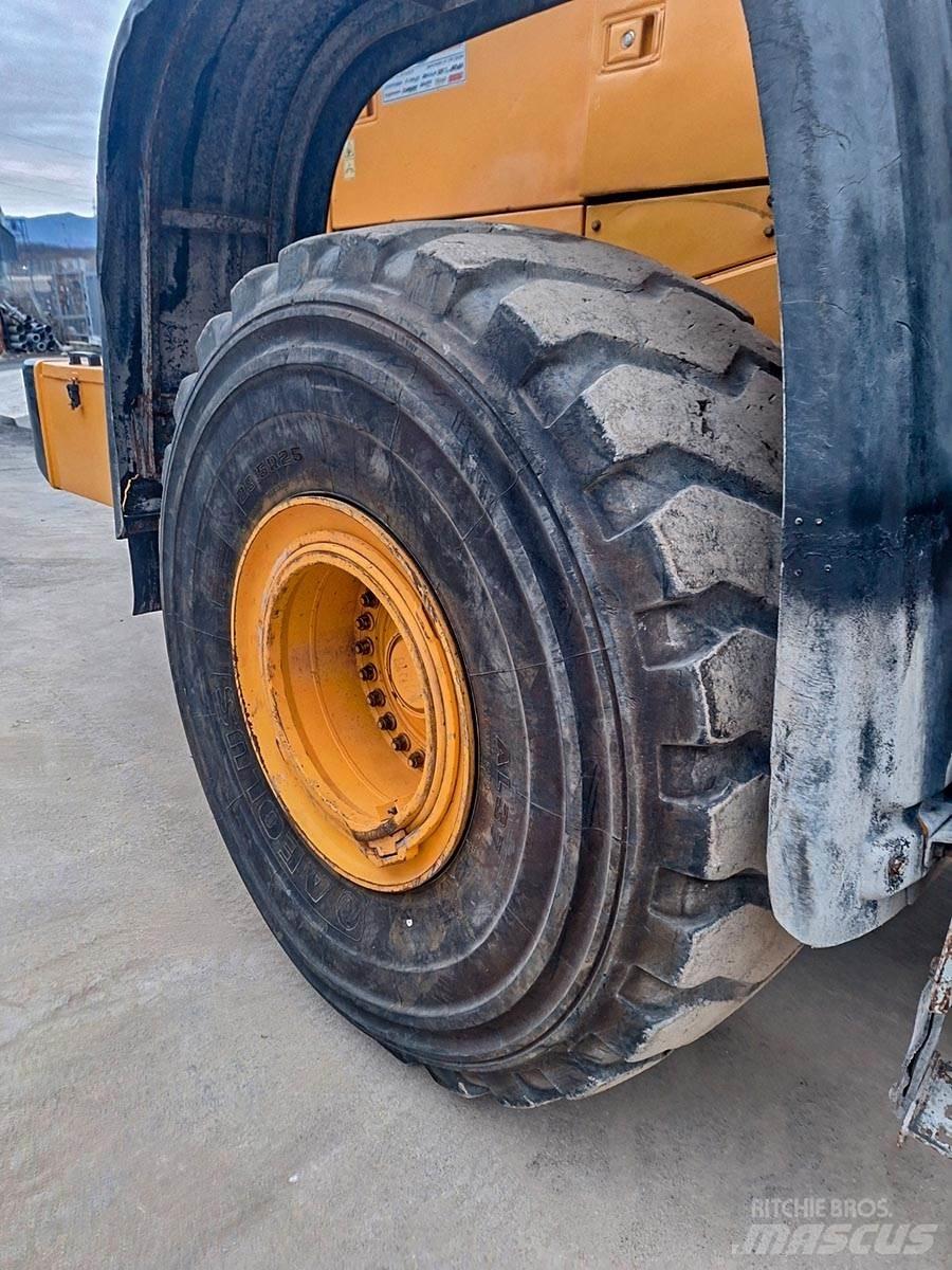 Hyundai HL780-9A Фронтальные погрузчики