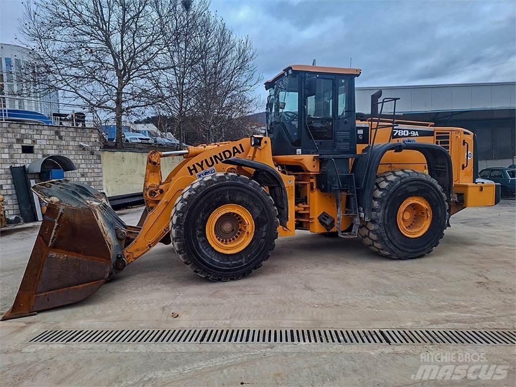 Hyundai HL780-9A Фронтальные погрузчики