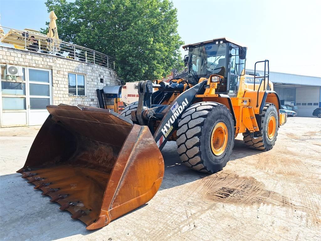 Hyundai HL970A Фронтальные погрузчики