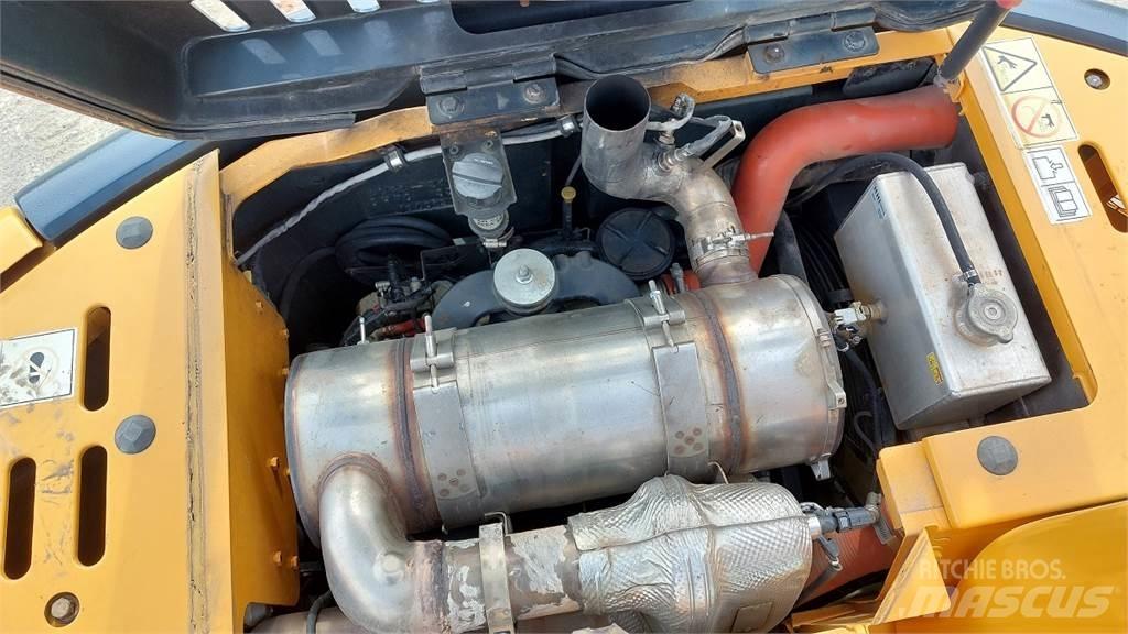 Hyundai HX145LCR Гусеничные экскаваторы