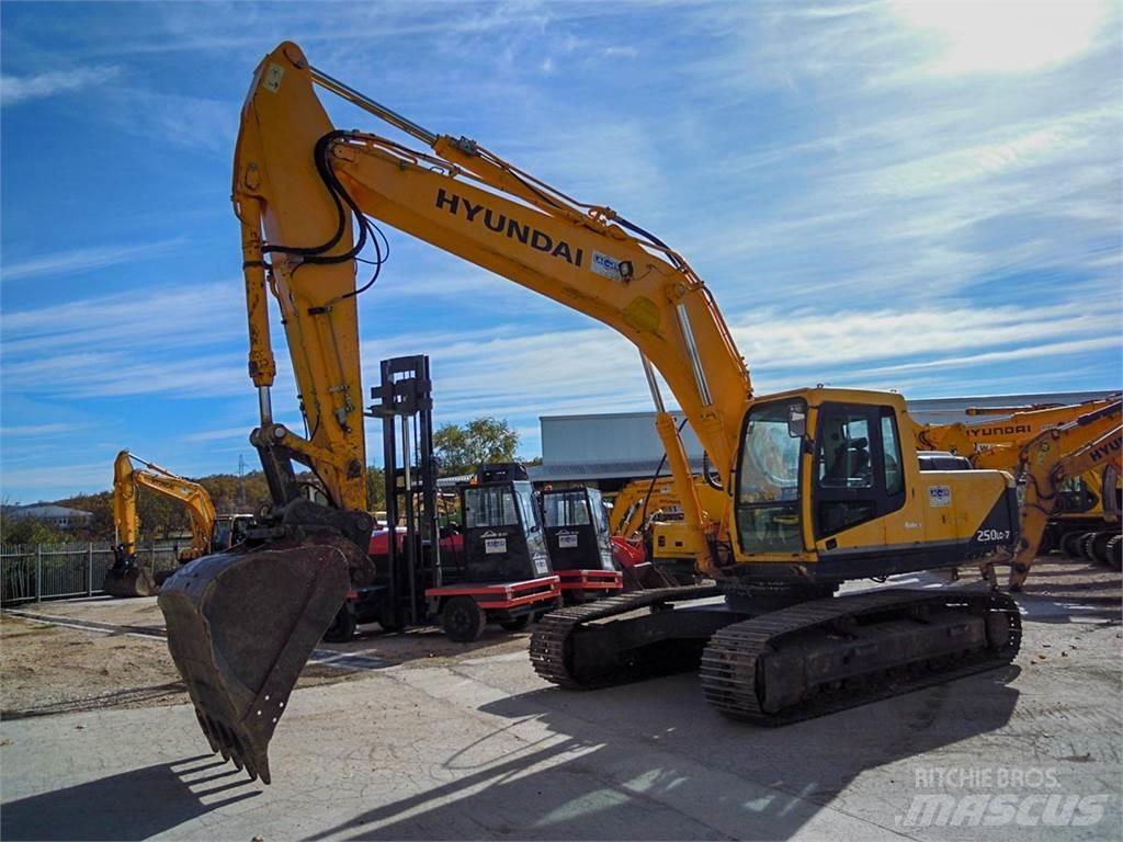 Hyundai R250LC-7 Гусеничные экскаваторы