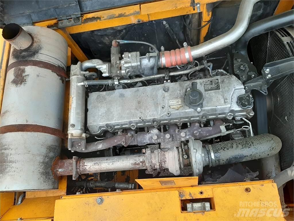 JCB JS330NL Гусеничные экскаваторы