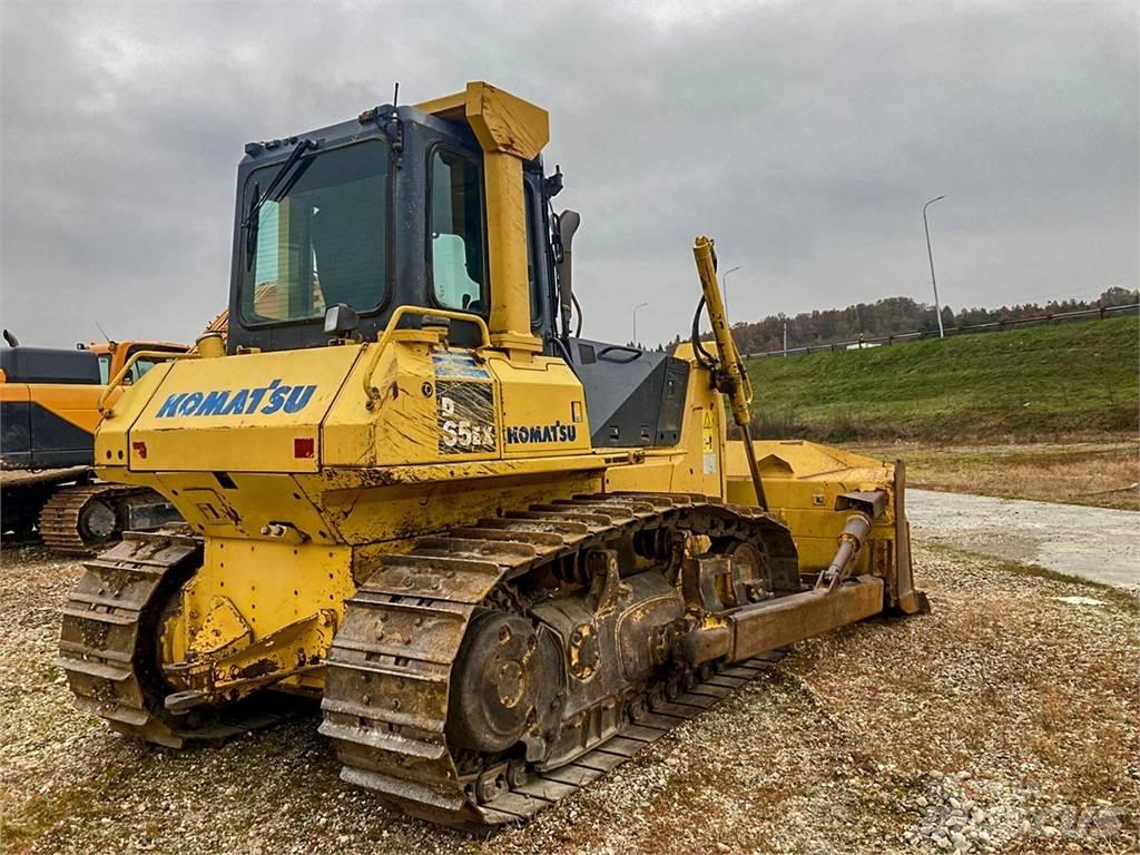 Komatsu D65EX Гусеничные бульдозеры