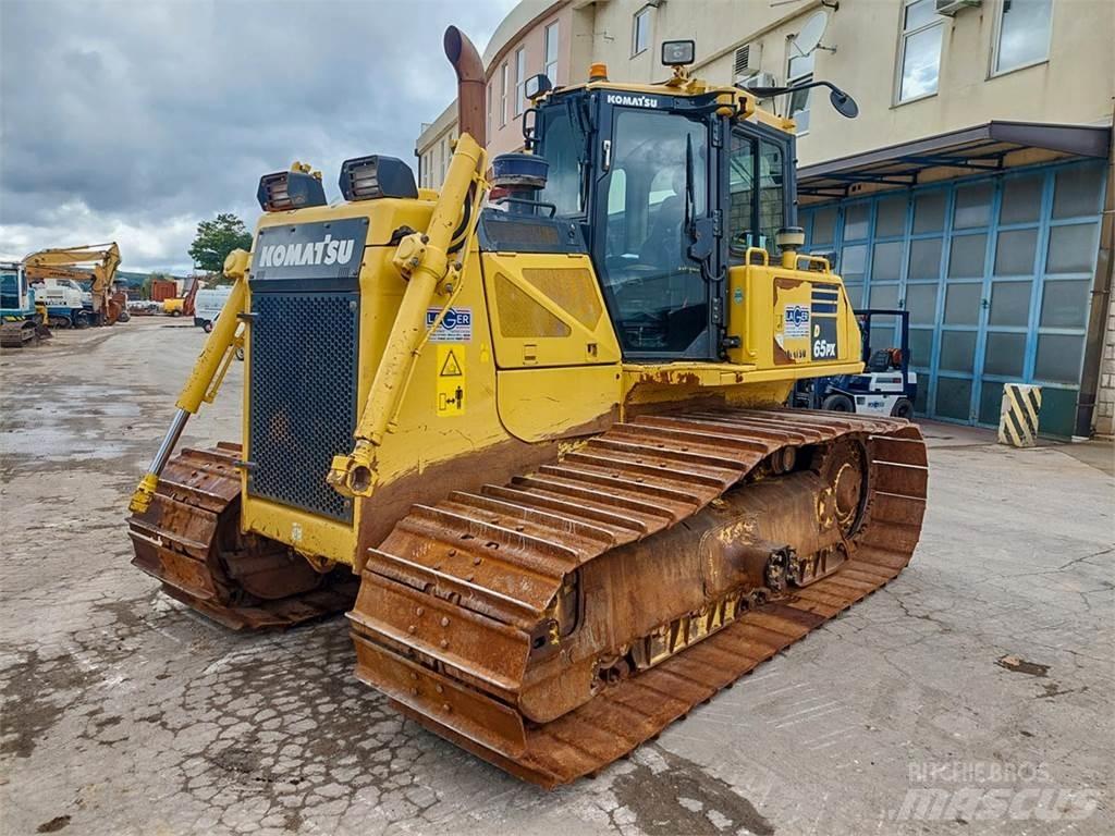 Komatsu D65PX-17 Гусеничные бульдозеры