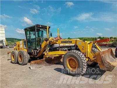 Komatsu GD655-3A Грейдеры