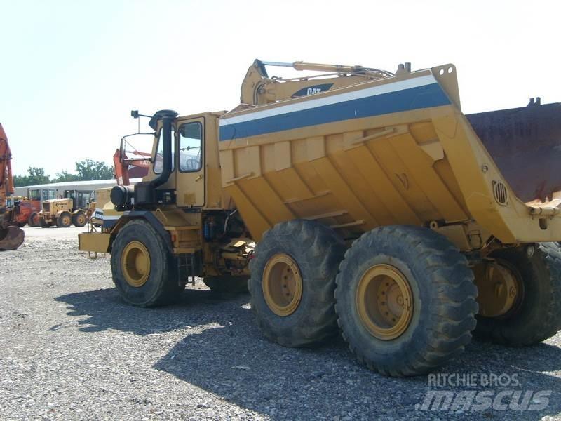 Komatsu HA270-3 Шарнирно-сочленённые самосвалы
