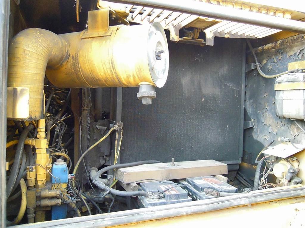 Komatsu PW170ES-6K Колёсные экскаваторы