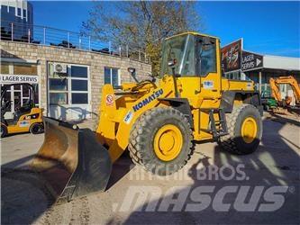 Komatsu WA270 Фронтальные погрузчики