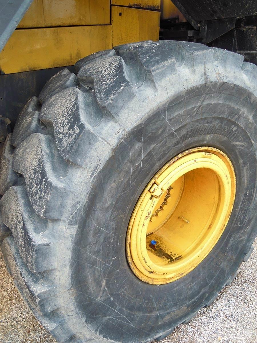 Komatsu WA430- 6E0 Фронтальные погрузчики