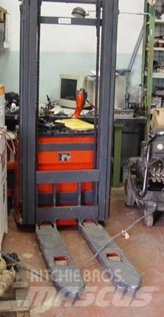 Linde L10 Ручные электрические тележки