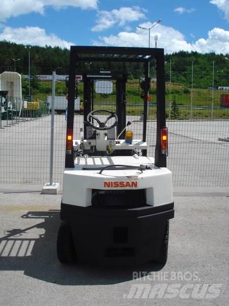 Nissan H01A15 Газовые погрузчики