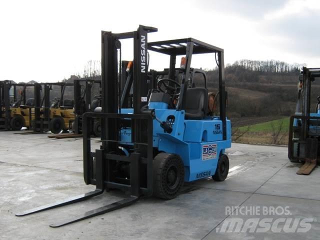 Nissan NJ01A15 Газовые погрузчики