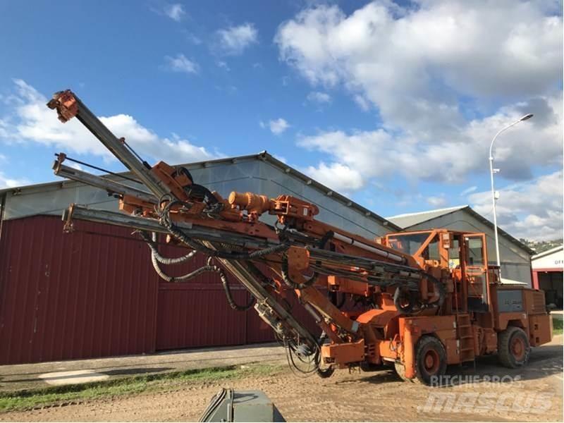 Tamrock Super 316G/CAB Буровые вышки