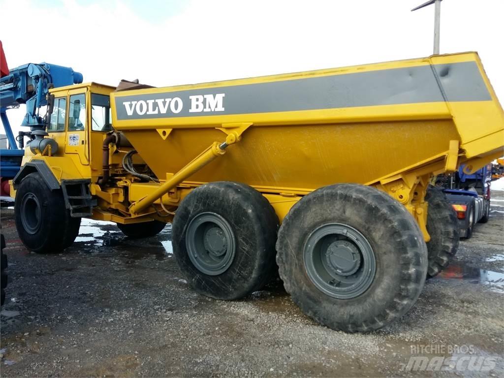 Volvo A25 Шарнирно-сочленённые самосвалы