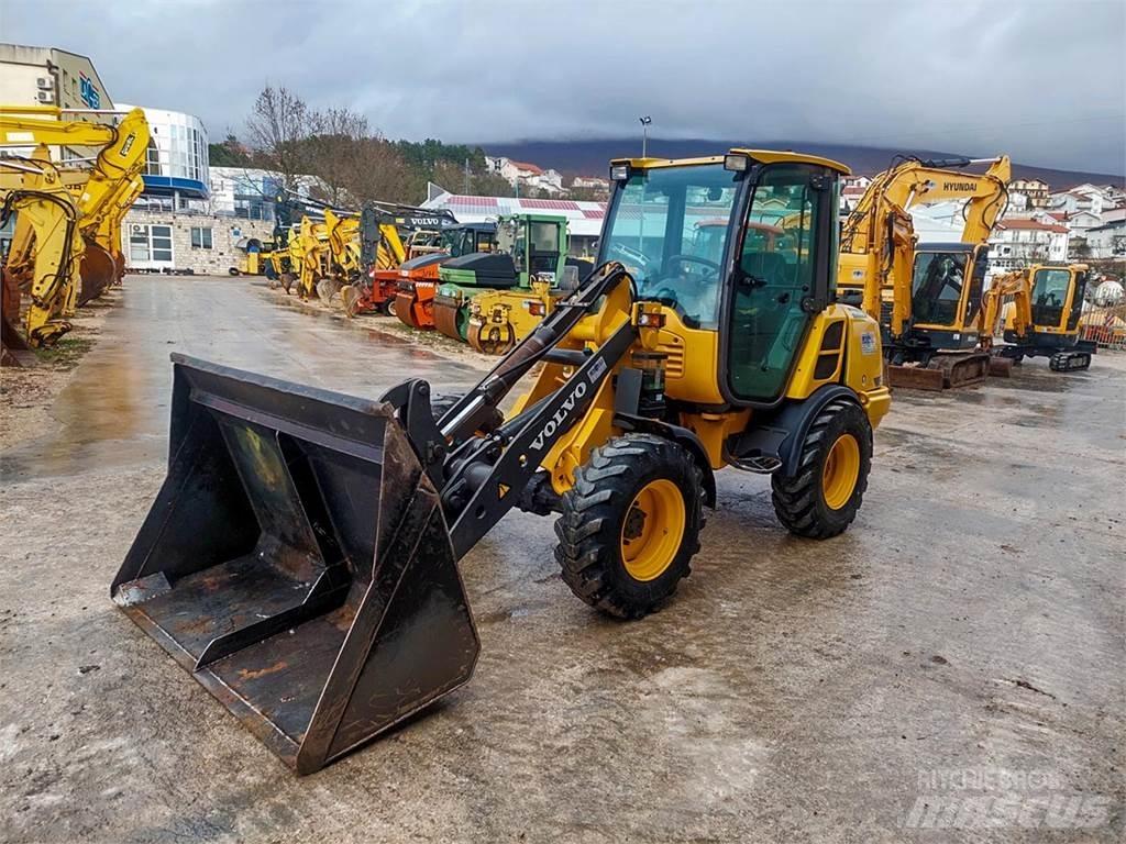 Volvo L25F Строительная техника - Другие