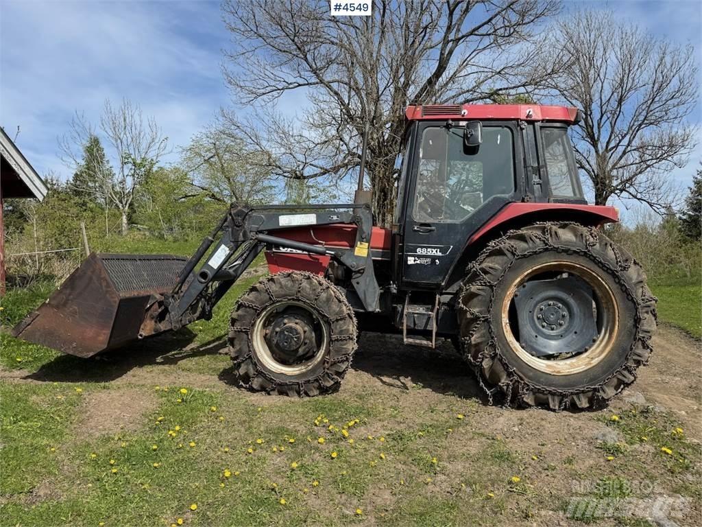CASE 685 XL Трактора