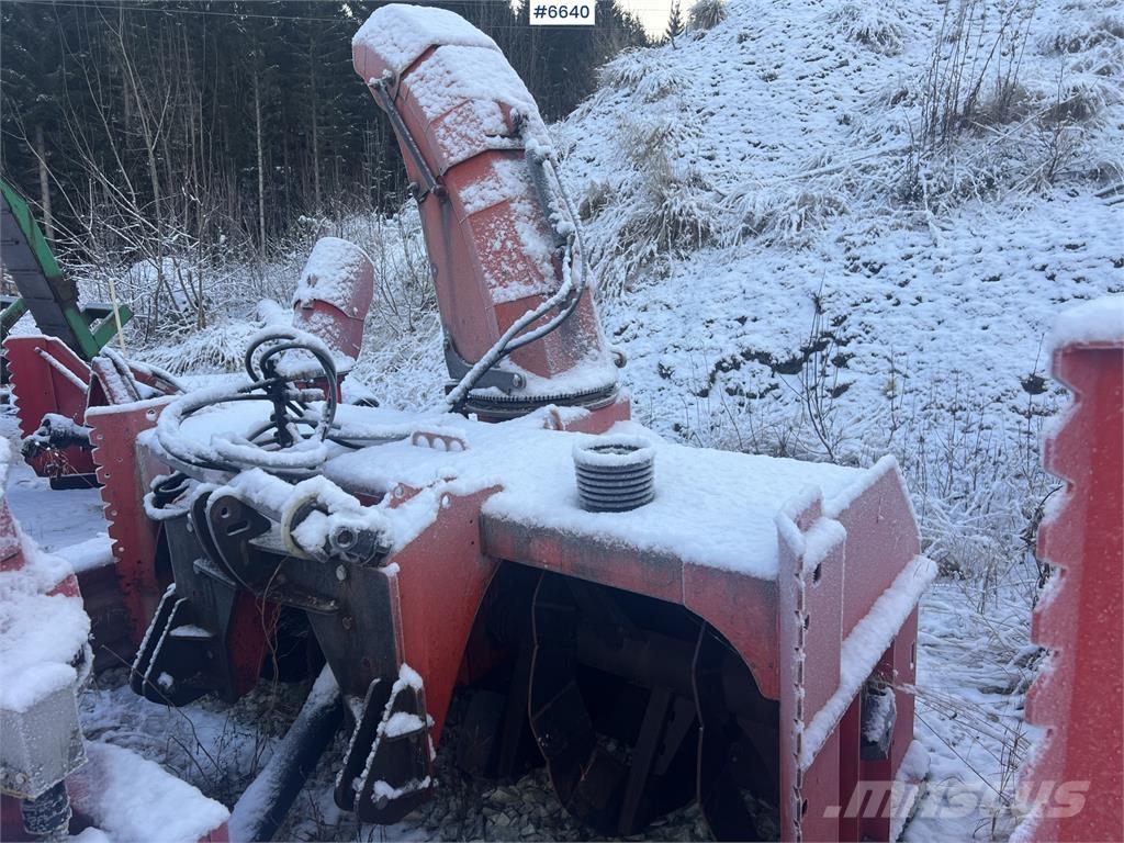 Globus snøfres Снежные отвалы и плуги