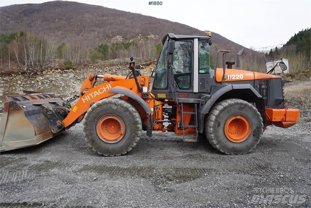 Hitachi ZW220 Фронтальные погрузчики