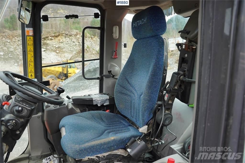 Hitachi ZW220 Фронтальные погрузчики