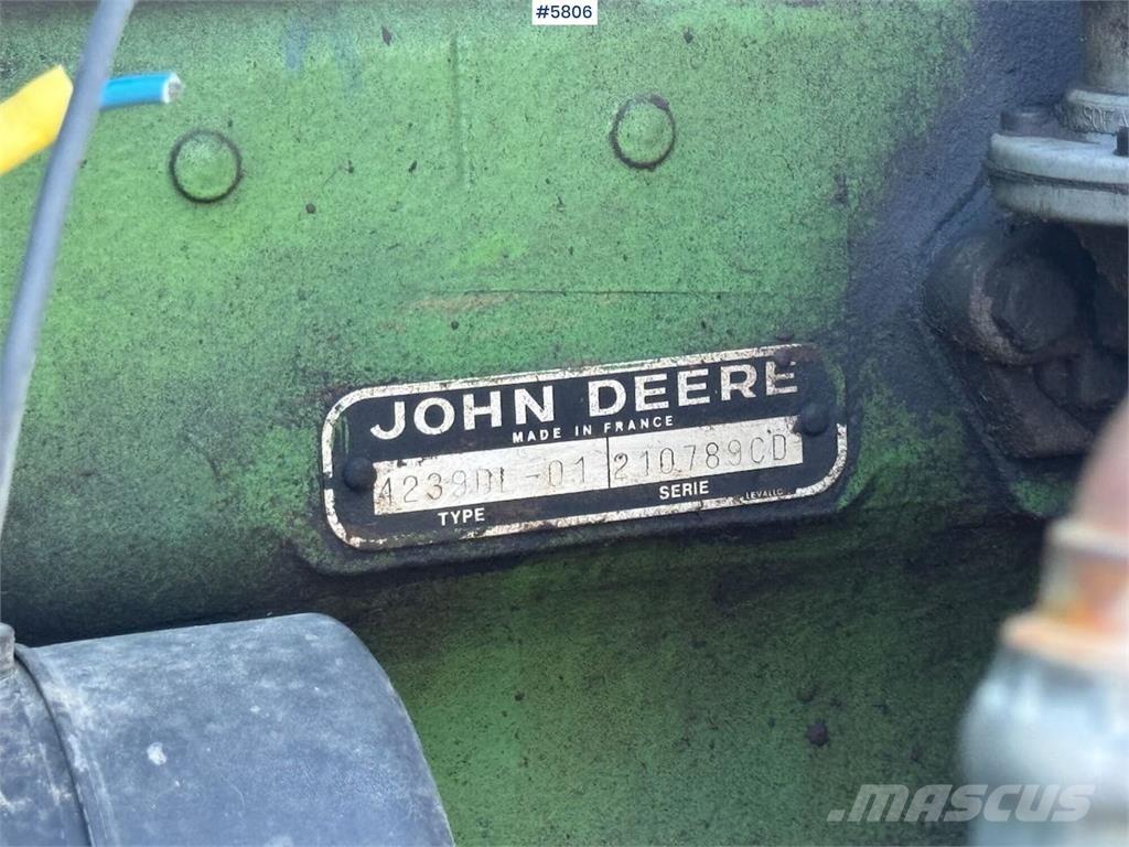 John Deere 2130 Трактора