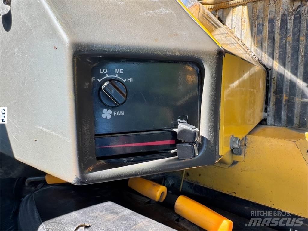 Komatsu WA420-1 Фронтальные погрузчики
